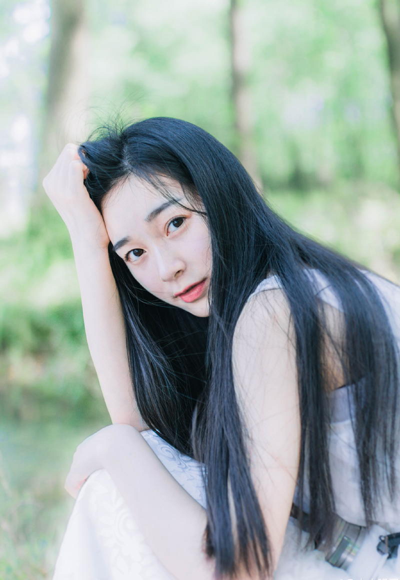 刘璝一下子面色变得惨白，如遭雷击，一直以来与自己相敬如宾、恩爱有加的妻子，竟是如此蛇蝎妇人，不但背着自己与刘璋厮混，更为了杀自己，不惜唆使刘璋杀他！